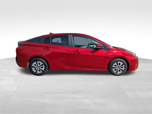 Used 2016 Toyota Prius Four image 4