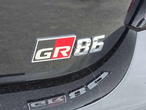 Used 2022 Toyota GR86 Premium image 8