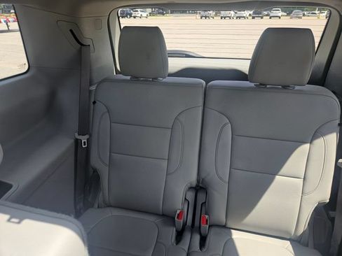 Used 2021 GMC Acadia SLT w/ Premium Package FWD image 25