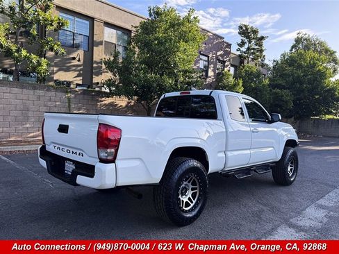 Used 2020 Toyota Tacoma SR w/ SR Convenience Package RWD image 3