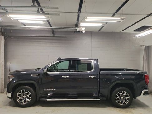 Certified 2022 GMC Sierra 1500 SLT w/ SLT Convenience Package image 16