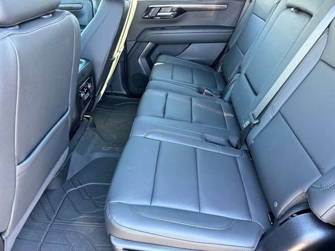 Used 2025 Chevrolet Tahoe LT image 7