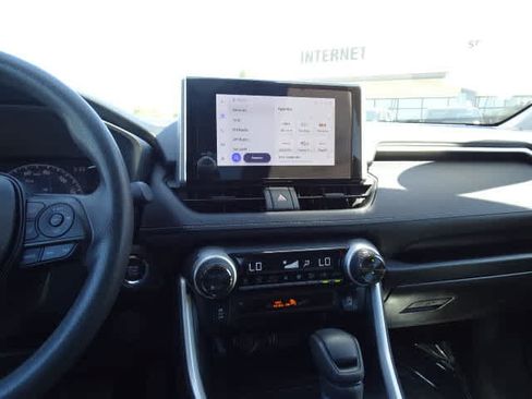 Certified 2025 Toyota RAV4 XLE w/ Convenience Package FWD image 27
