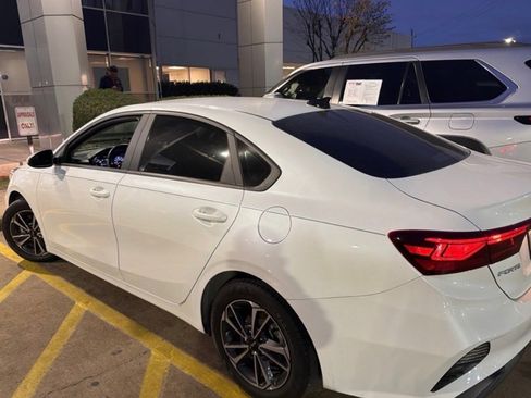 Used 2024 Kia Forte LXS image 4