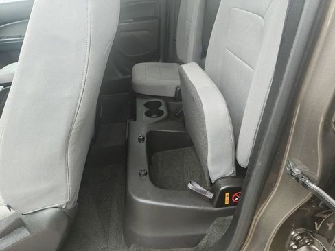 Used 2016 GMC Canyon 4x4 Extended Cab w/ Convenience Package image 10