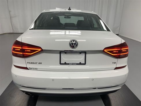 Used 2018 Volkswagen Passat 2.0T SE image 22