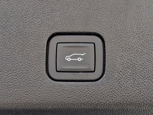 Certified 2025 Cadillac XT6 Premium Luxury w/ Platinum Package image 29