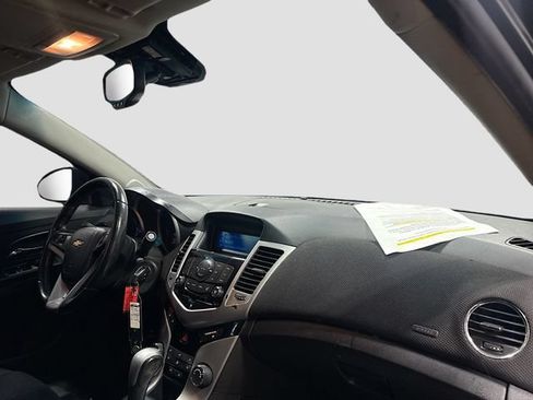 Used 2014 Chevrolet Cruze LT FWD image 11