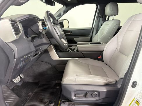 Used 2025 Toyota Tundra Limited AWD/4WD image 20