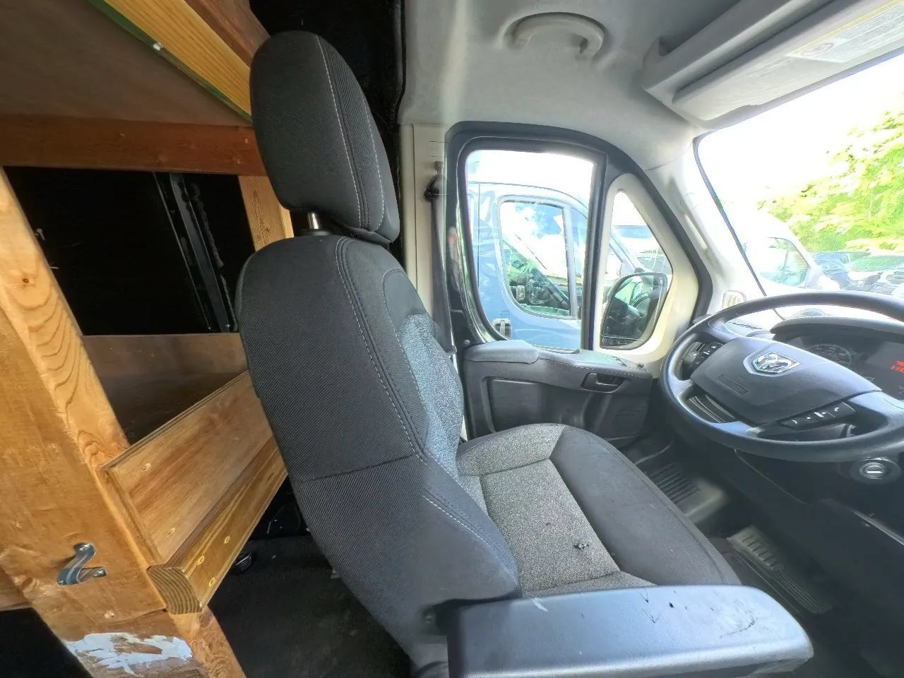 Used 2017 RAM ProMaster 2500 w/ Premium Appearance Group FWD image 27