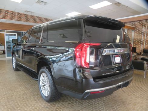 Used 2021 GMC Yukon XL SLT RWD image 6