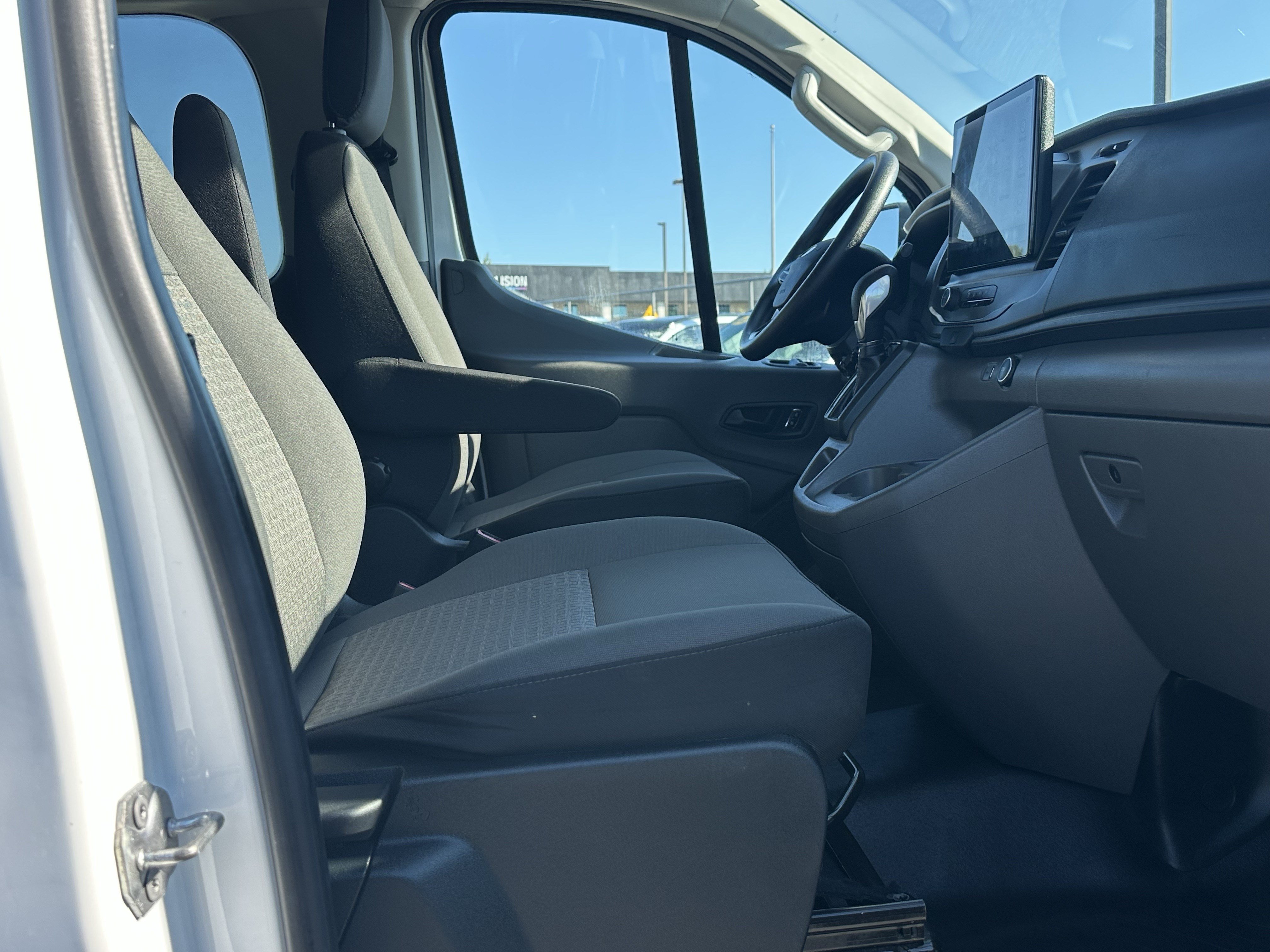 Used 2022 Ford Transit 350 XLT RWD image 14