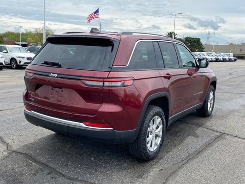 Used 2023 Jeep Grand Cherokee Limited AWD/4WD image 3