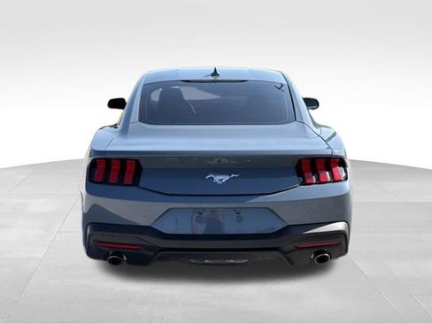 Used 2025 Ford Mustang Coupe RWD image 5