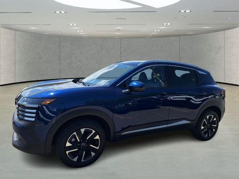 Used 2025 Nissan Kicks SR image 1