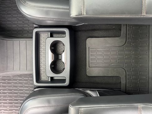 Used 2025 Lincoln Aviator 2WD image 29