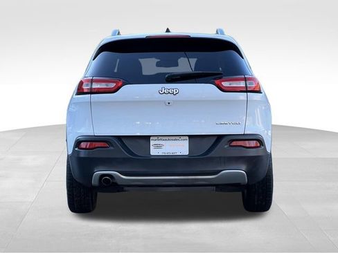 Used 2017 Jeep Cherokee Limited image 4