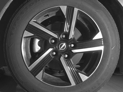 Used 2025 Nissan Sentra SV FWD image 12