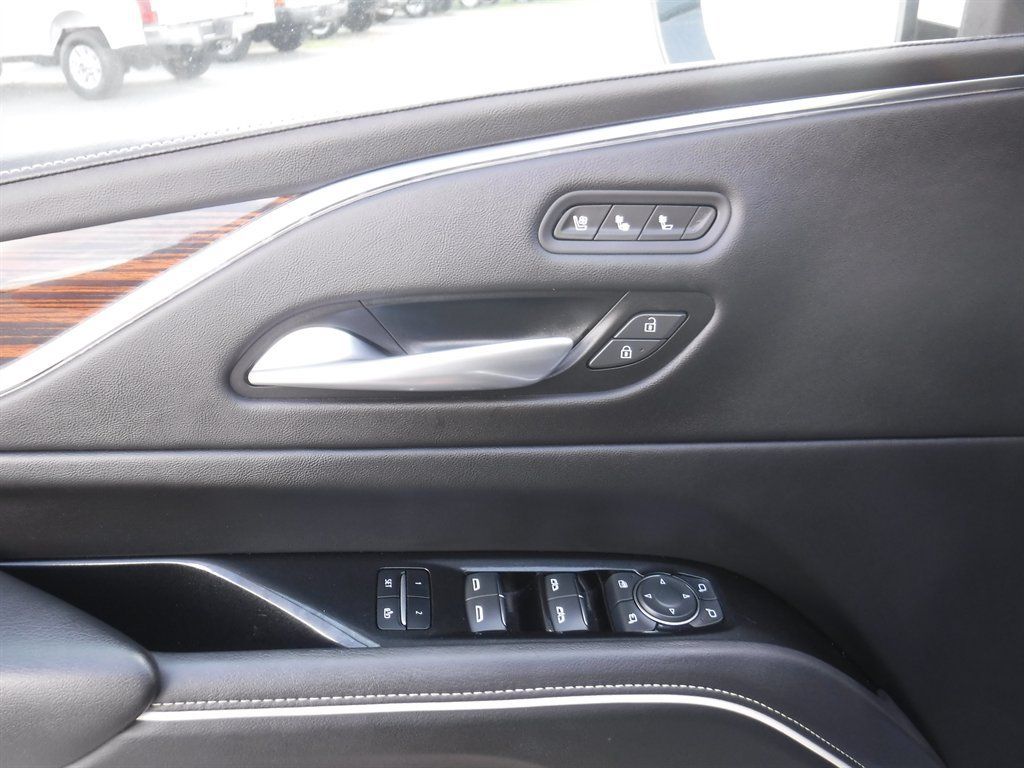Used 2023 Cadillac Escalade ESV Premium Luxury RWD image 18