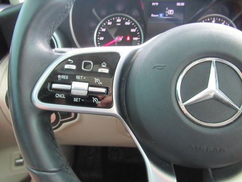 Used 2022 Mercedes-Benz GLC 300 image 24