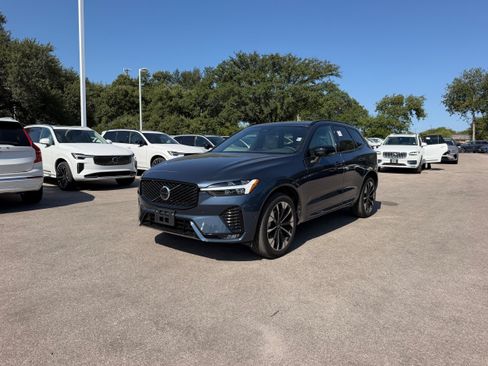 Certified 2026 Volvo XC60 B5 Plus AWD/4WD image 2