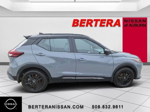 Used 2024 Nissan Kicks SR w/ SR Premium Package image 2