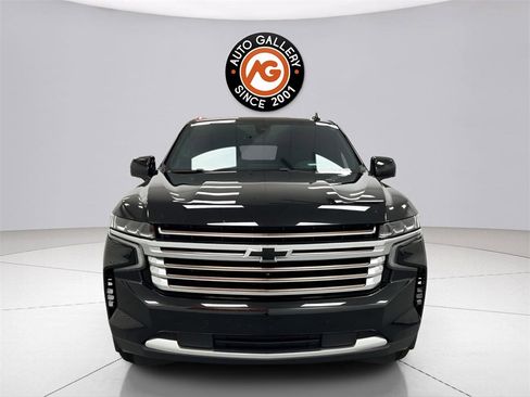 Used 2022 Chevrolet Suburban High Country image 2