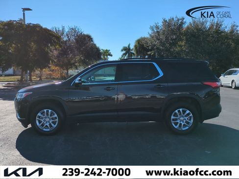 Used 2021 Chevrolet Traverse LT image 8