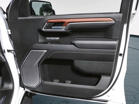 Used 2023 GMC Sierra 1500 Denali AWD/4WD image 30