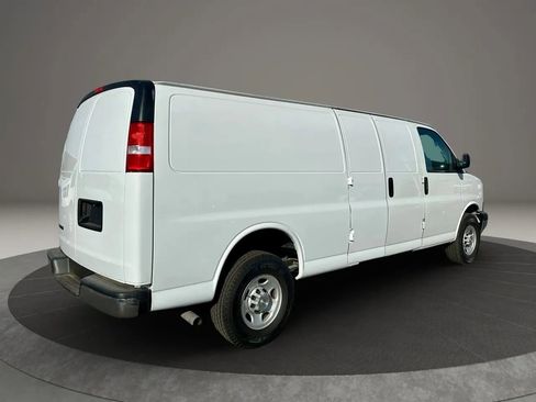 Used 2023 Chevrolet Express 3500 Extended w/ Driver Convenience Package image 5