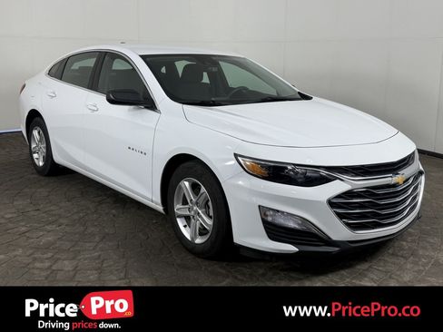 Used 2025 Chevrolet Malibu LS FWD image 1