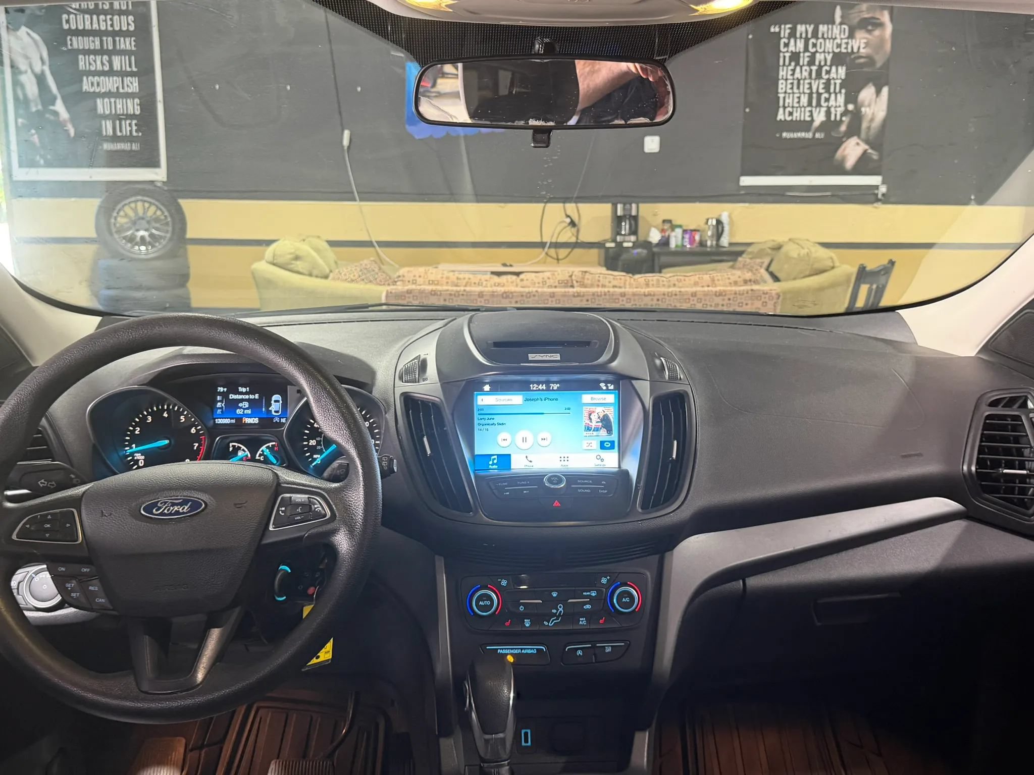 Used 2018 Ford Escape SE w/ SE Sync 3 Package AWD/4WD image 9