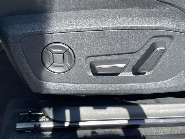 Certified 2025 Audi Q3 2.0T Premium AWD/4WD image 18