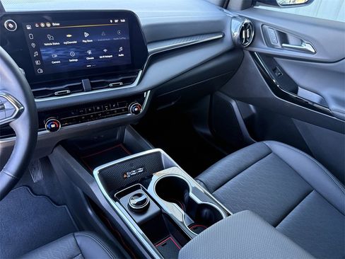 Used 2026 Chevrolet Equinox LT w/ Convenience Package II image 26