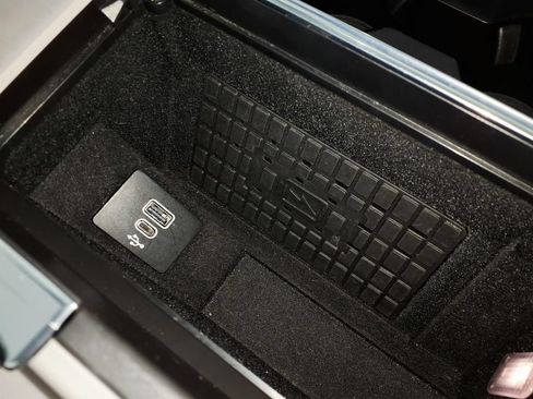 Used 2025 Lincoln Navigator Reserve AWD/4WD image 25