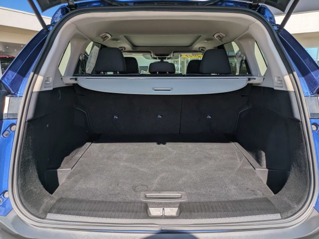 Used 2021 Nissan Rogue SV AWD/4WD image 13
