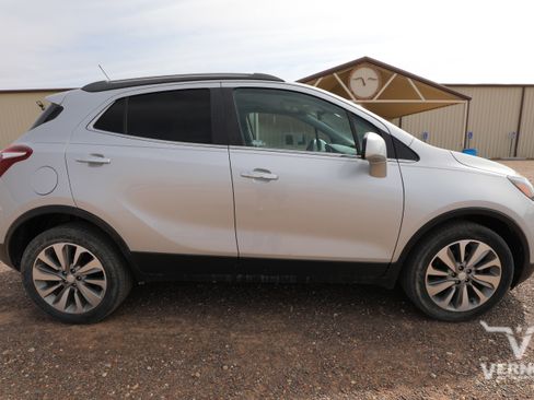 Used 2020 Buick Encore Preferred image 5