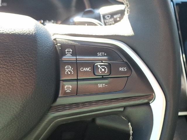 Used 2024 Jeep Grand Cherokee L Altitude AWD/4WD image 23