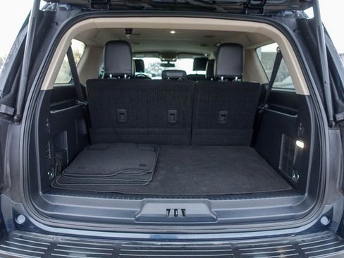 Used 2022 Ford Expedition Max XLT image 20