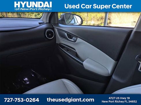 Used 2023 Hyundai Kona Limited AWD/4WD image 19