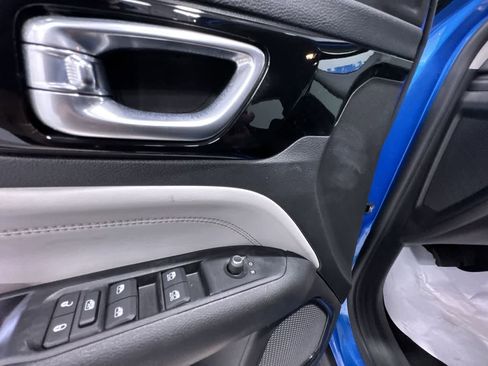 Used 2022 Jeep Compass Limited image 12