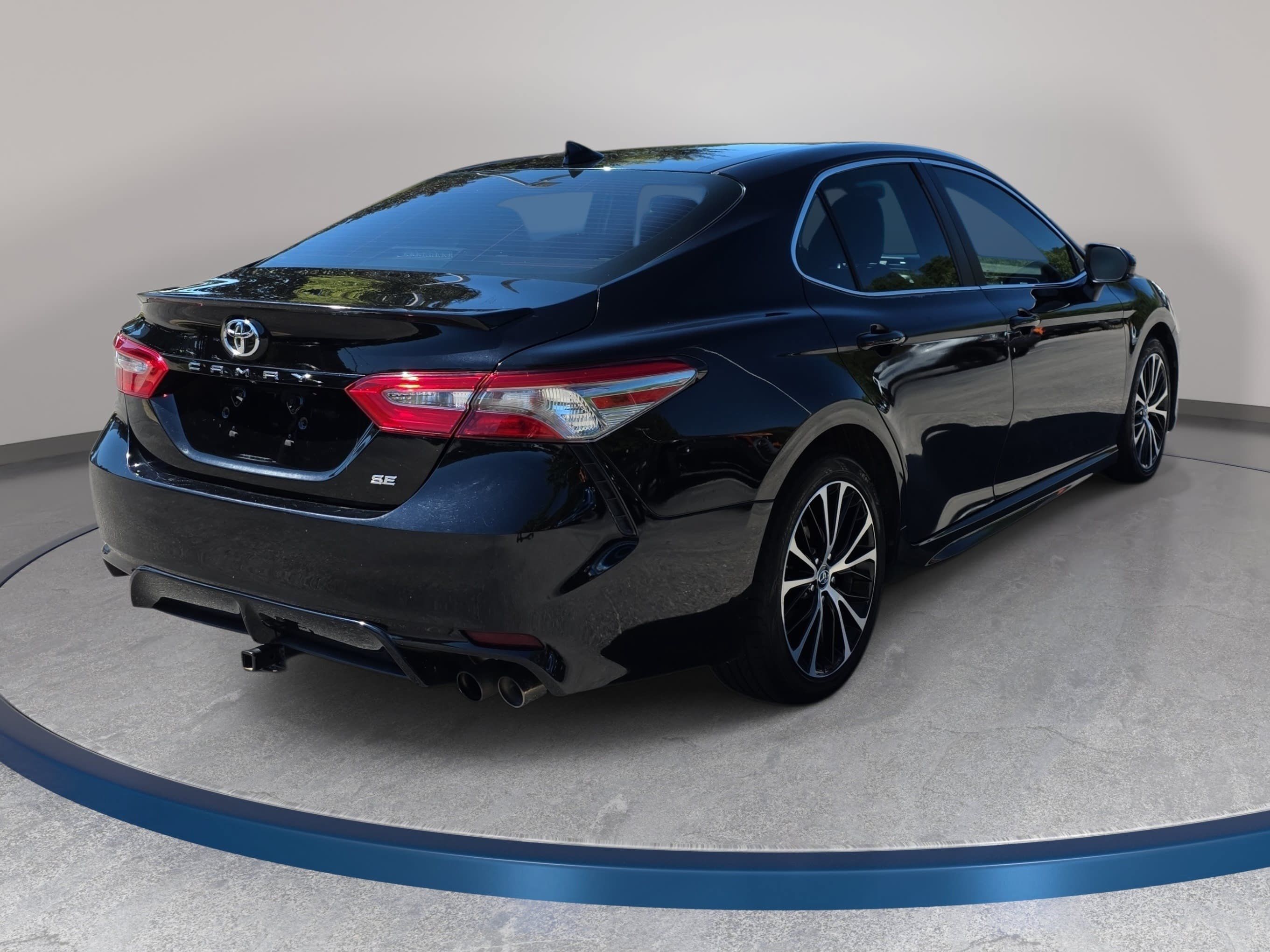 Used 2019 Toyota Camry SE FWD image 5