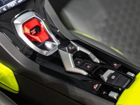 Used 2022 Lamborghini Huracan EVO RWD image 48