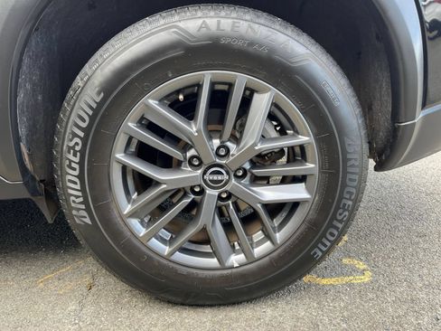 Used 2023 Nissan Rogue S FWD image 30