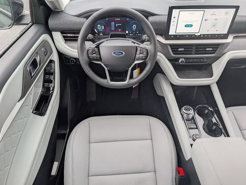 New 2026 Ford Explorer Platinum w/ LUX Leather Package AWD/4WD image 8