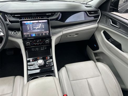 Used 2022 Jeep Grand Cherokee Overland w/ Advanced Protech Group III image 13