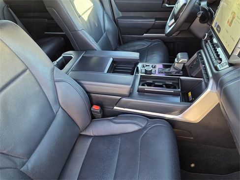 Used 2025 Toyota Sequoia Platinum image 12