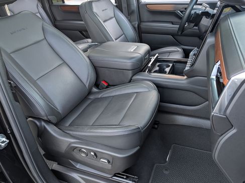 Used 2025 GMC Yukon XL Denali w/ Sun & Power Step Package RWD image 25
