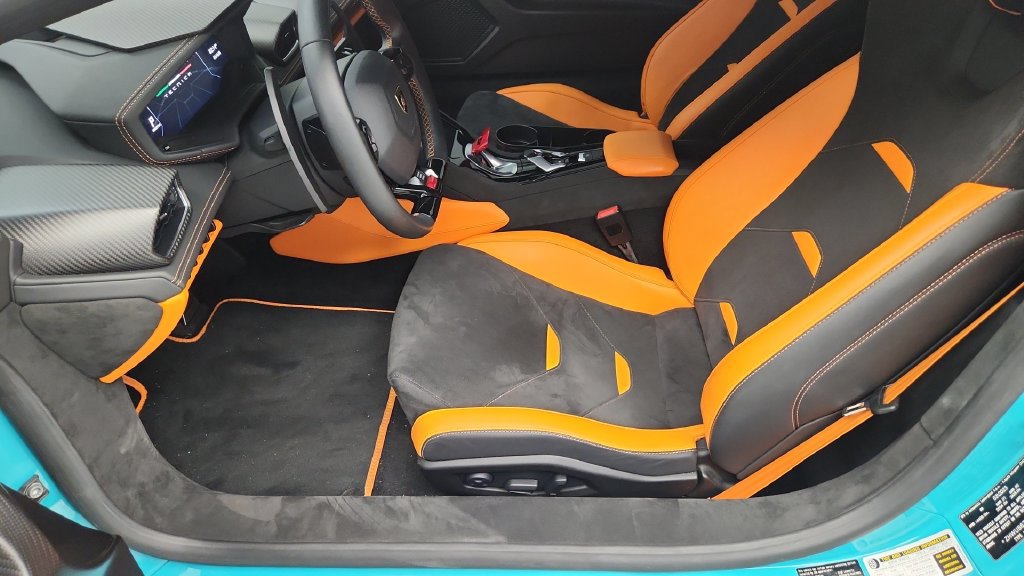 Used 2023 Lamborghini Huracan Tecnica RWD image 32