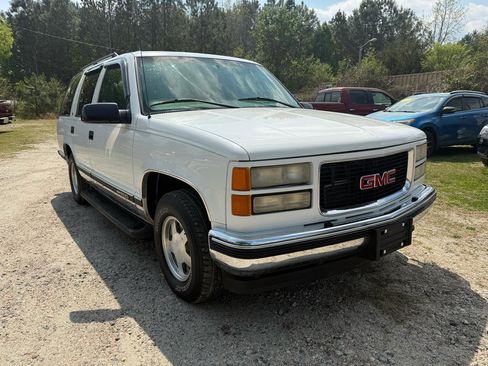 Used 1998 GMC Yukon 2WD 4-Door w/ Marketing Opt Pkg 5 image 3